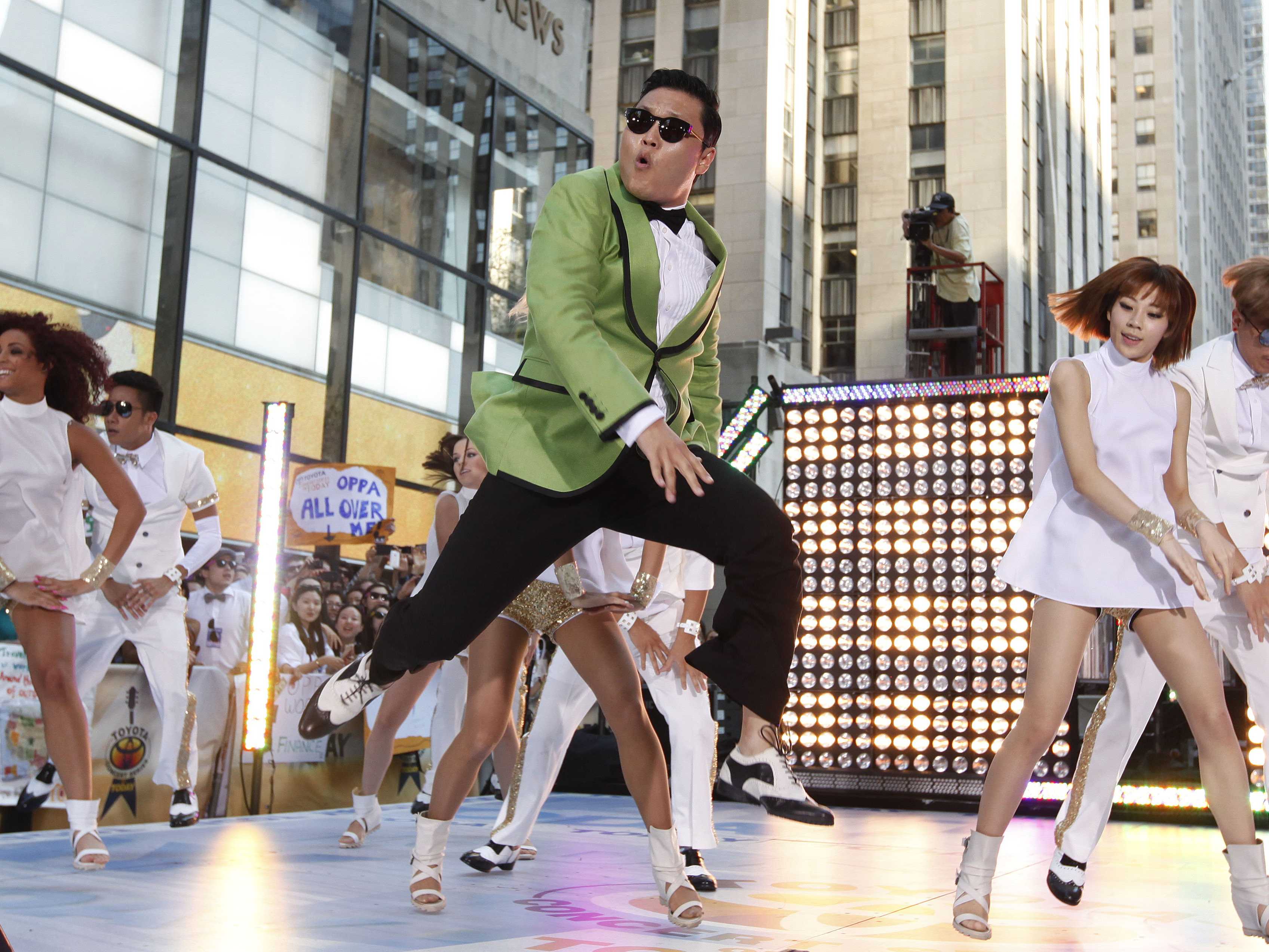 낮의 품격과 밤의 열정, PSY 강남스타일에 담긴 여성상의 이중성